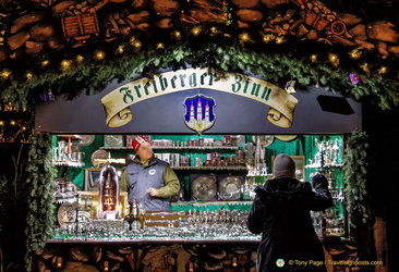 Freiberger Zinn sells pewter Christmas ornaments